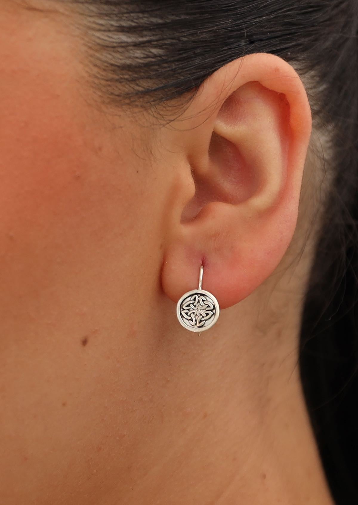 small solid celtic moitf hook earring
