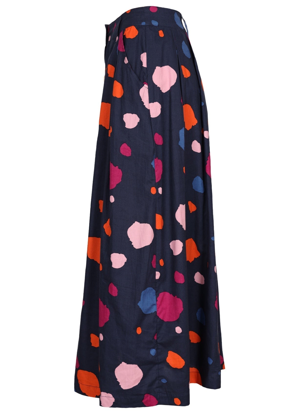 Side view of button through cotton skirt with pockets.