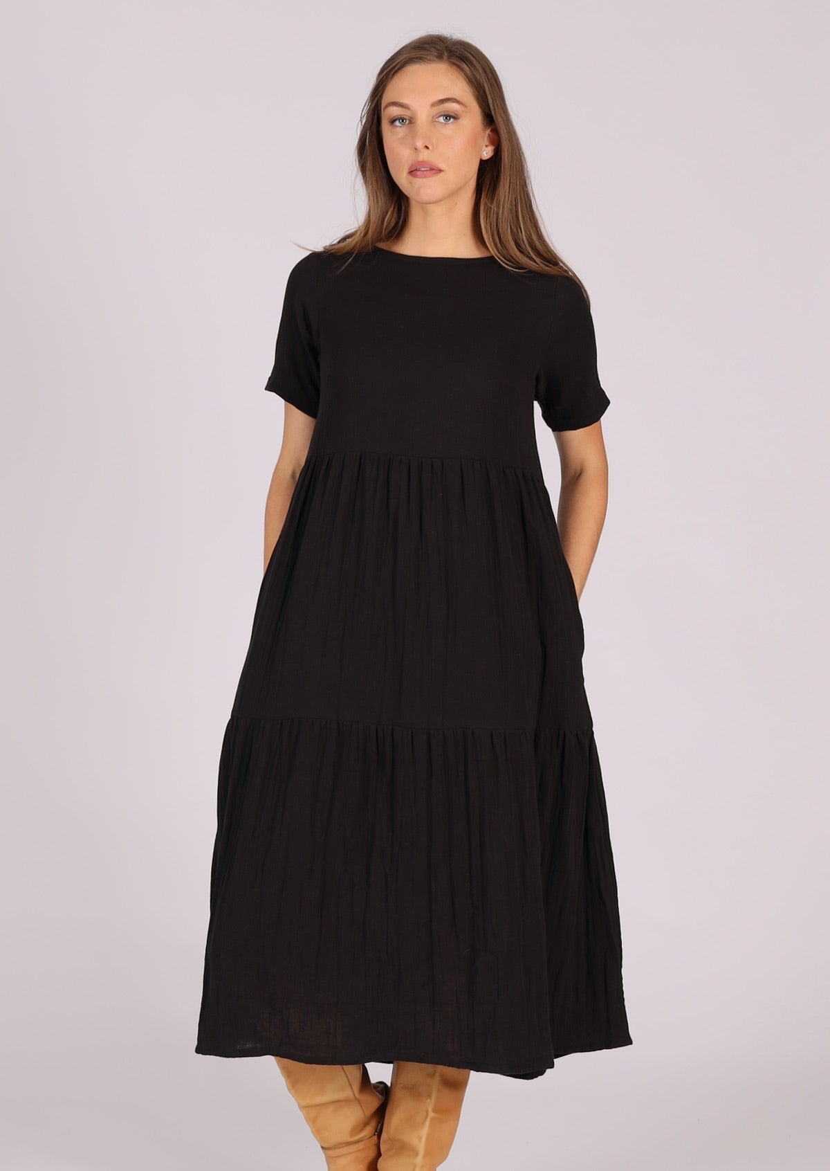 Short sleeved lightweight cotton gauze dress with hidden side pockets