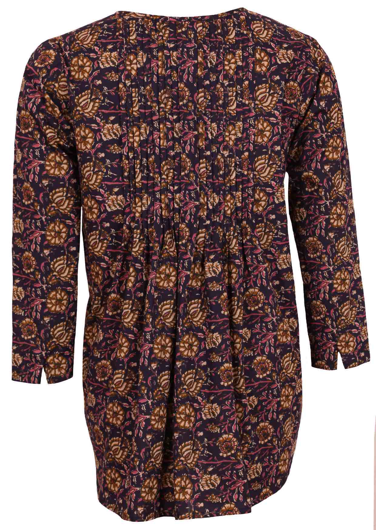 Long sleeve cotton floral print top with pin tucks at the back and a small cut in the sleeves.