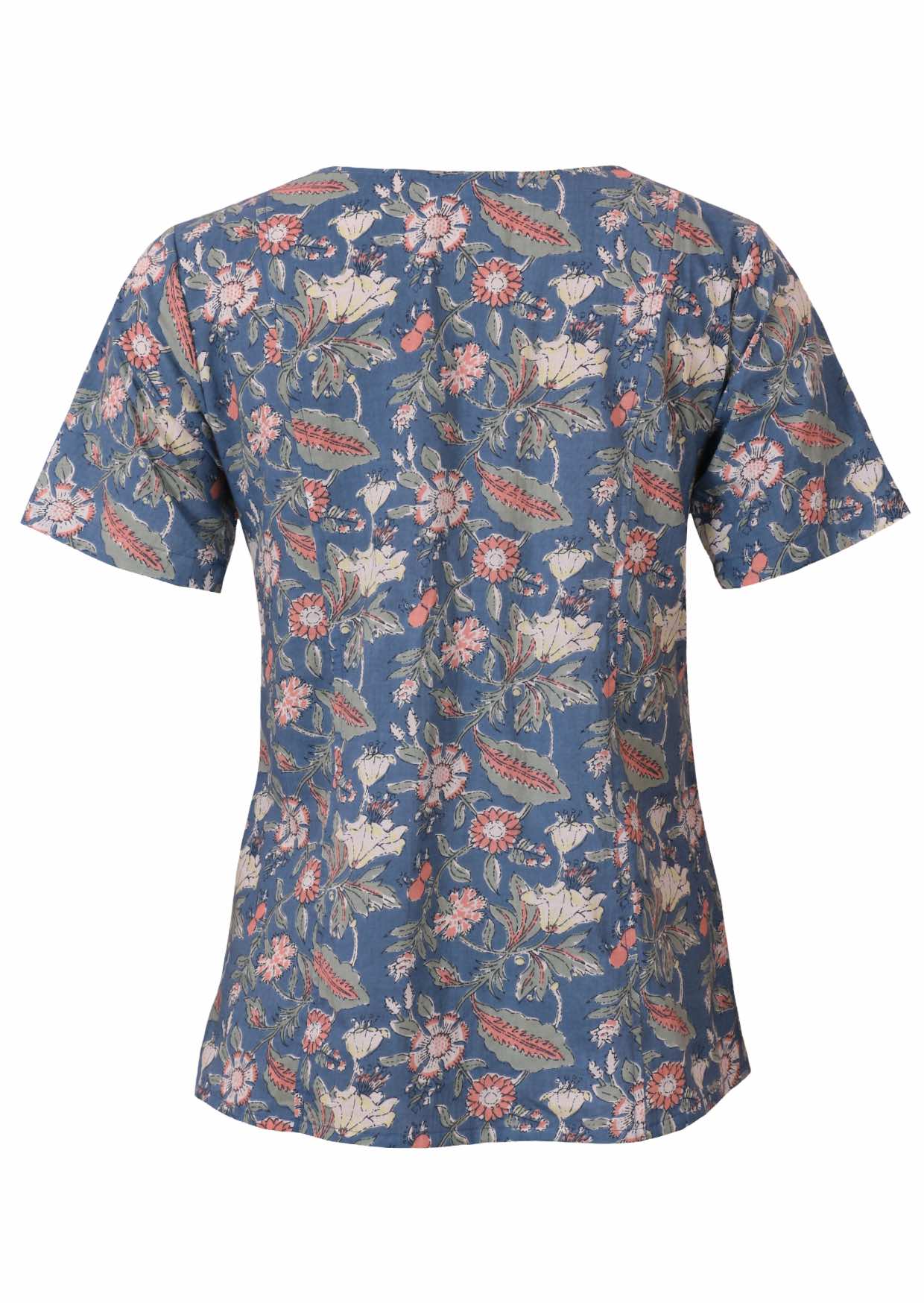 100% cotton short sleeved relaxed fit cotton top with round neckline, pockets and gathers under the bust